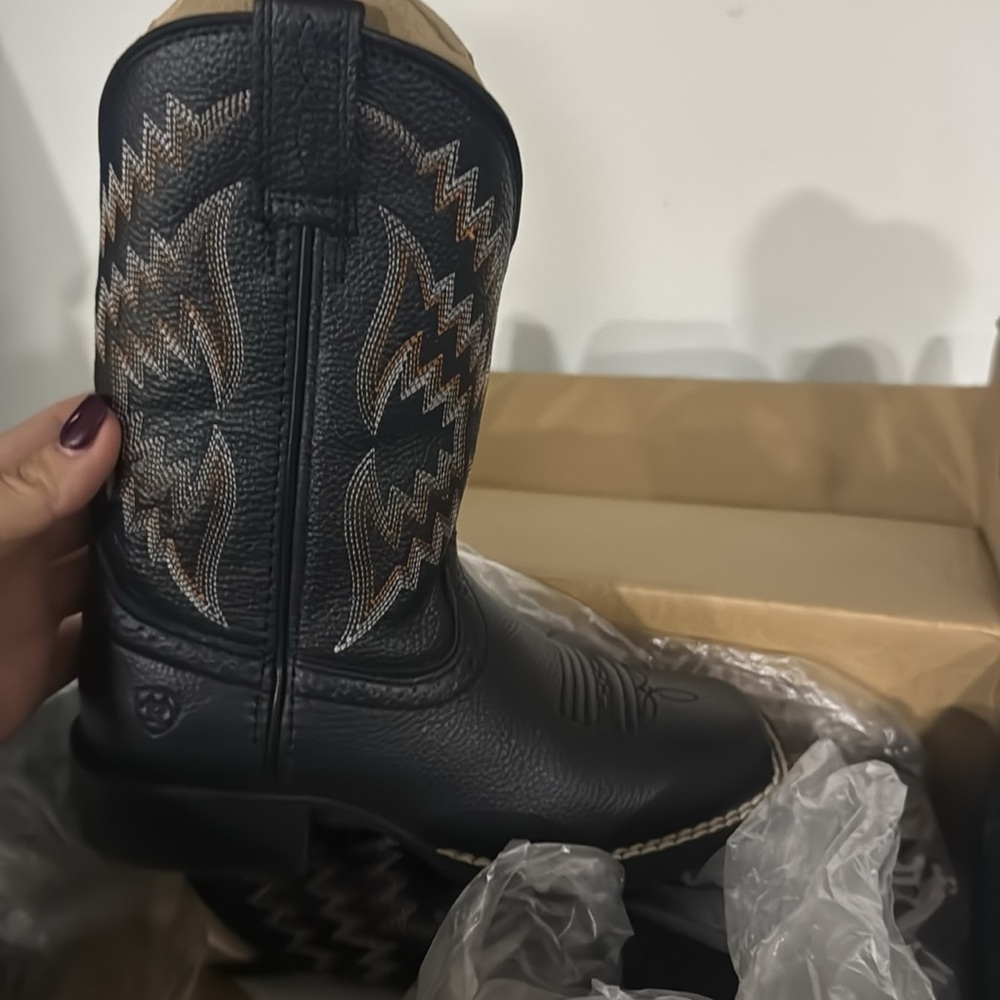 Ariat Tycoon - Picture 4 of 6